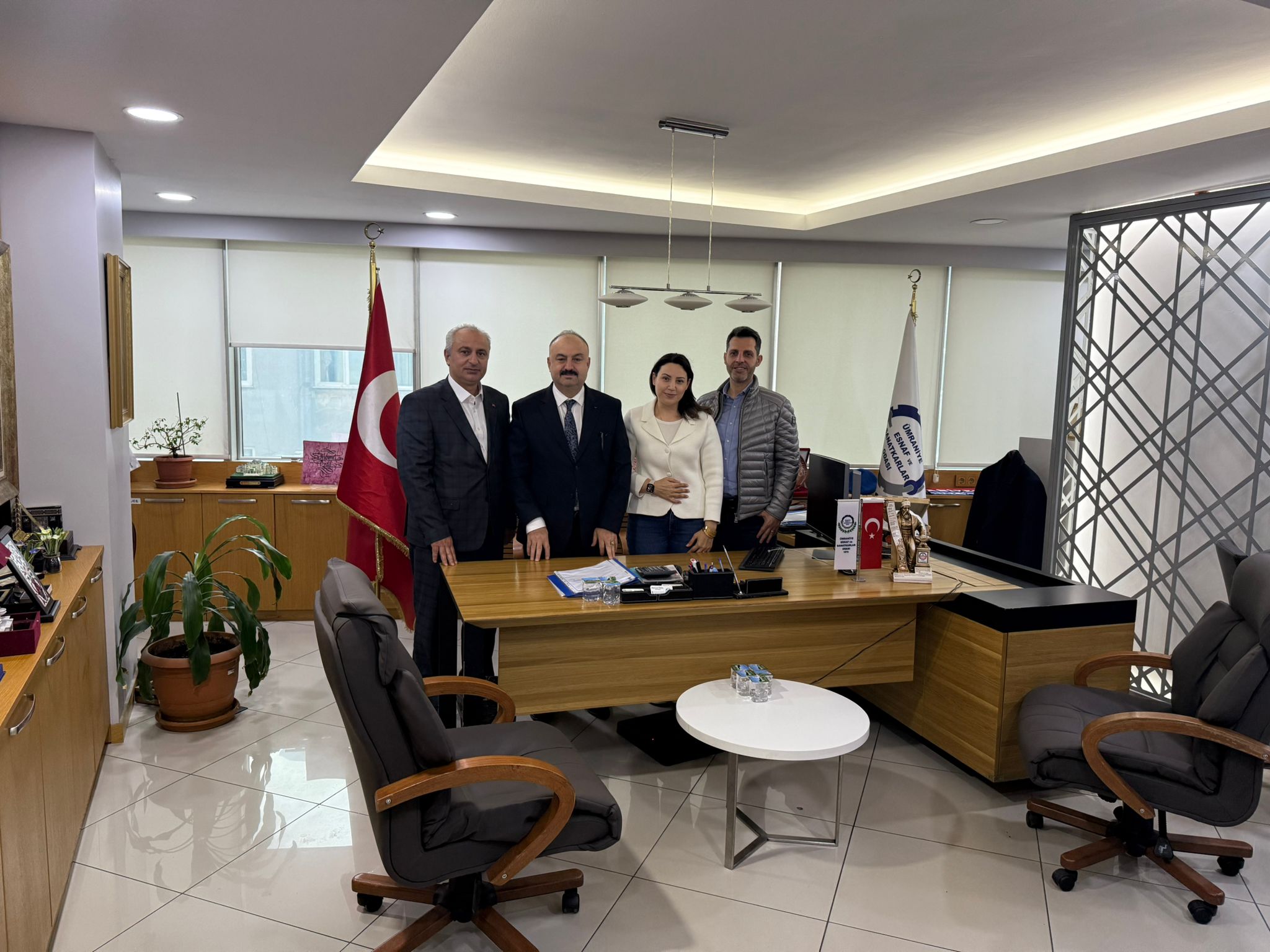 Mehmet Özdil’den Esnafa Müjde: Faizsiz POS Sistemi İçin Önemli Ziyaretçilerle Görüşme